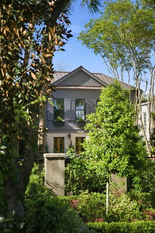 140 Queen Street, Charleston, SC 29401