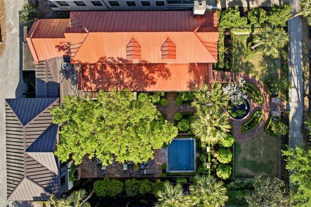 140 Queen Street, Charleston, SC 29401