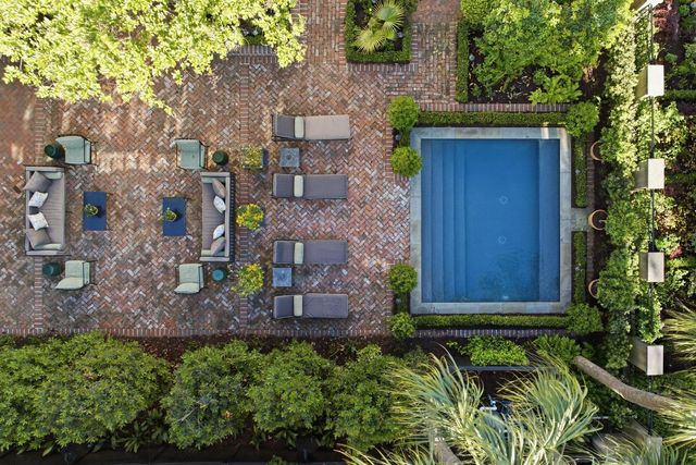 140 Queen Street, Charleston, SC 29401