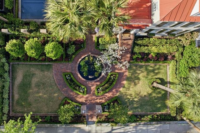140 Queen Street, Charleston, SC 29401