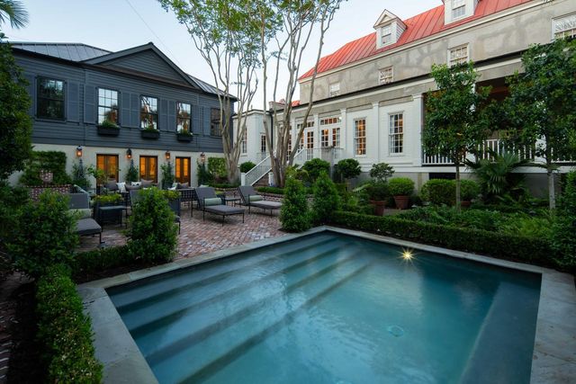 140 Queen Street, Charleston, SC 29401