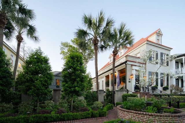 140 Queen Street, Charleston, SC 29401