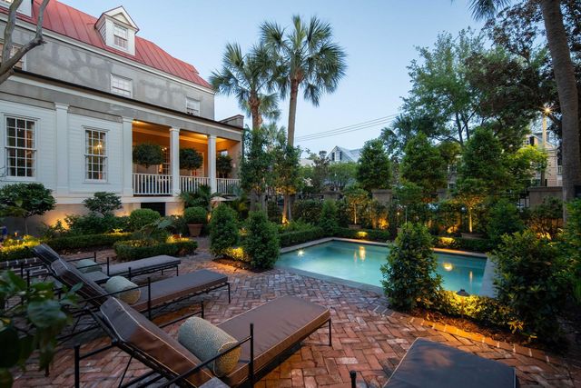 140 Queen Street, Charleston, SC 29401