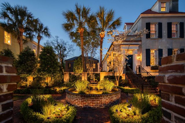 140 Queen Street, Charleston, SC 29401