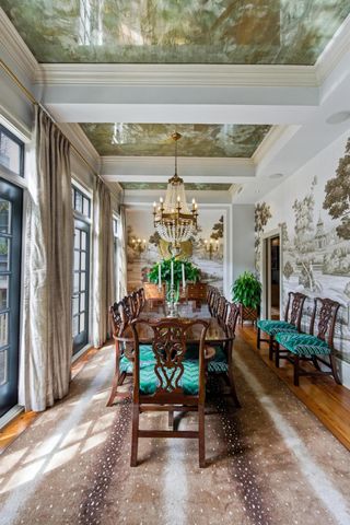 140 Queen Street, Charleston, SC 29401