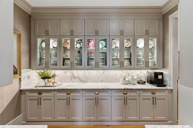 140 Queen Street, Charleston, SC 29401