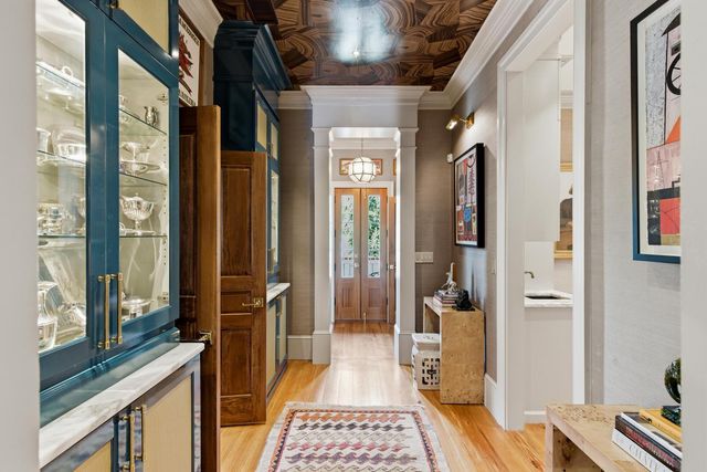 140 Queen Street, Charleston, SC 29401
