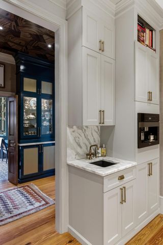 140 Queen Street, Charleston, SC 29401