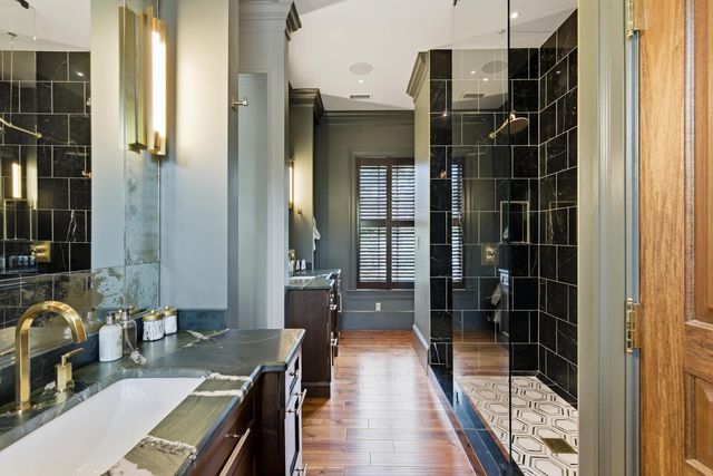 140 Queen Street, Charleston, SC 29401