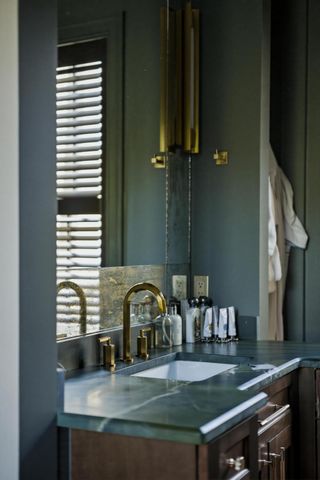 140 Queen Street, Charleston, SC 29401