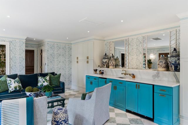 140 Queen Street, Charleston, SC 29401