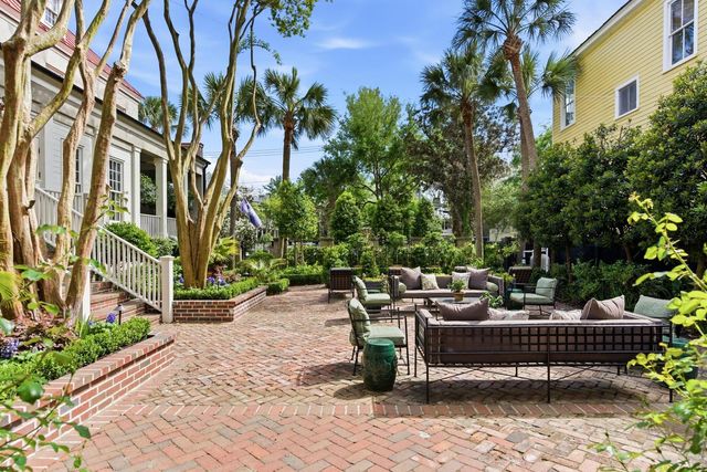 140 Queen Street, Charleston, SC 29401