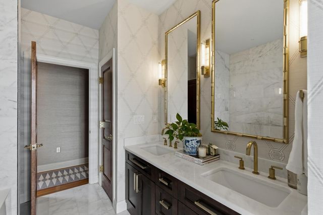 140 Queen Street, Charleston, SC 29401