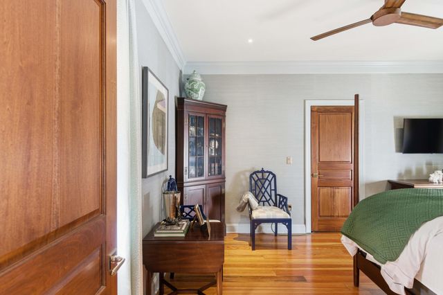 140 Queen Street, Charleston, SC 29401