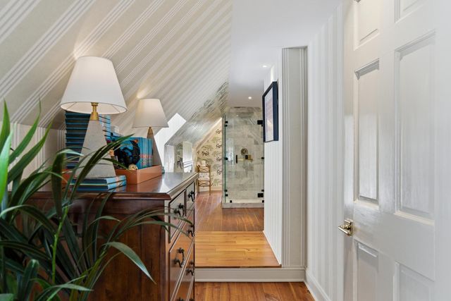 140 Queen Street, Charleston, SC 29401