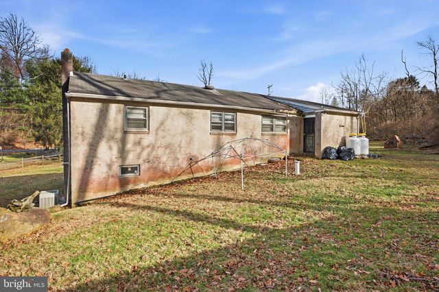 129 LOCKSLEY RD, Glen Mills, PA 19342