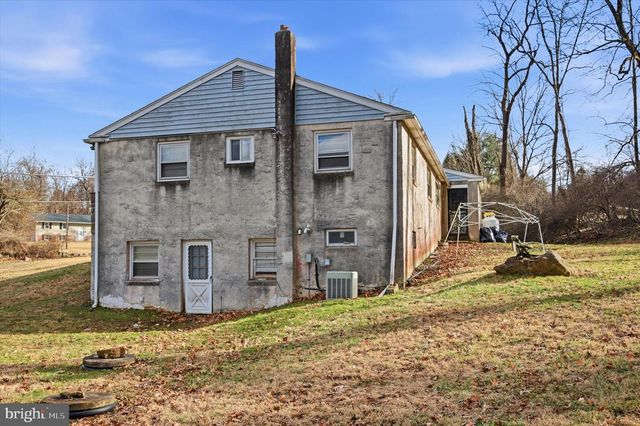 129 LOCKSLEY RD, Glen Mills, PA 19342