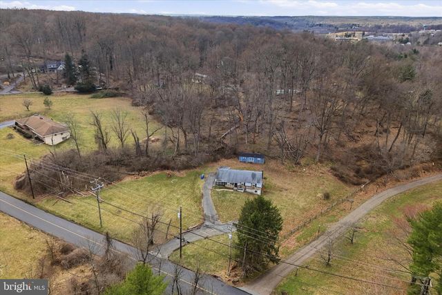 129 LOCKSLEY RD, Glen Mills, PA 19342