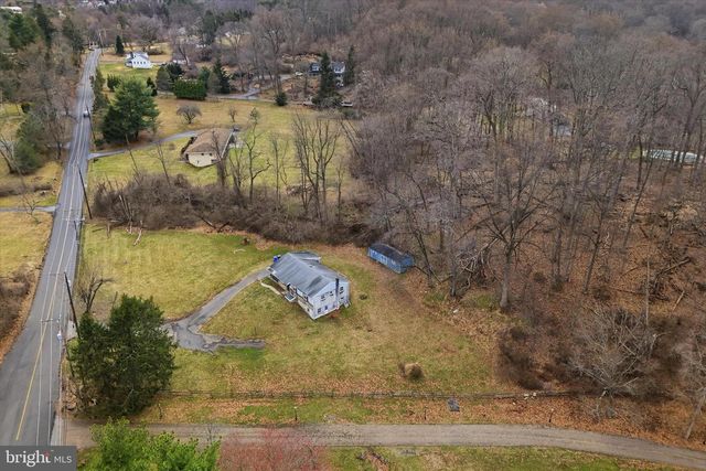 129 LOCKSLEY RD, Glen Mills, PA 19342