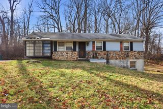 129 LOCKSLEY RD, Glen Mills, PA 19342
