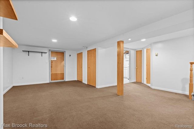 1330 N Oak Street, Rochester, MI 48307