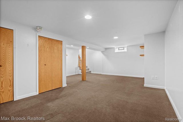 1330 N Oak Street, Rochester, MI 48307