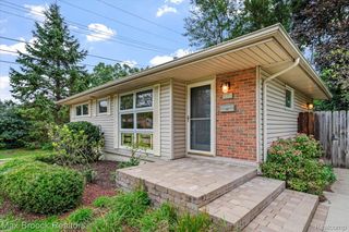 1330 N Oak Street, Rochester, MI 48307