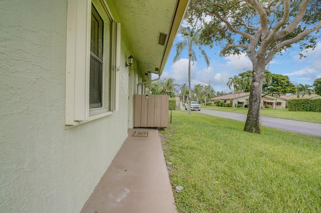 1737 Palmland Drive, Boynton Beach, FL 33436