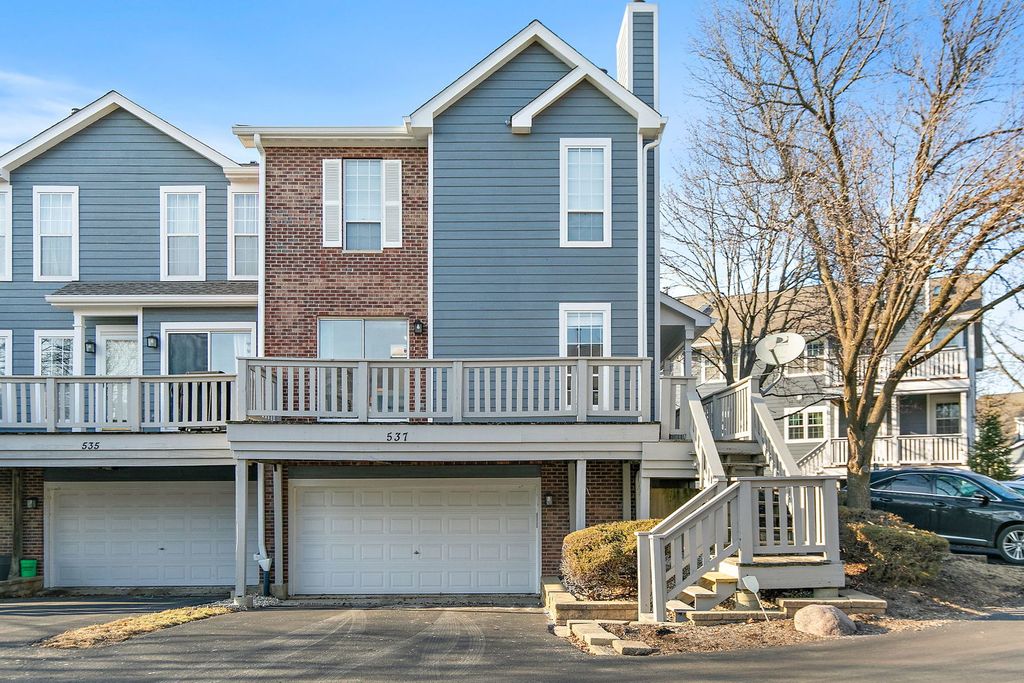 537 W Parkside Drive, Palatine, IL 60067