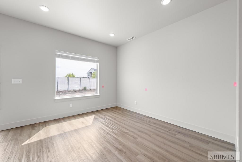 Image 6 of property listing at 2764 Derrald Loop, Ammon, ID 83406