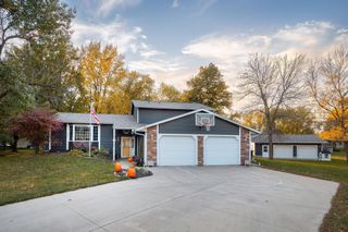 1835 Jamison Drive, Windom, MN 56101
