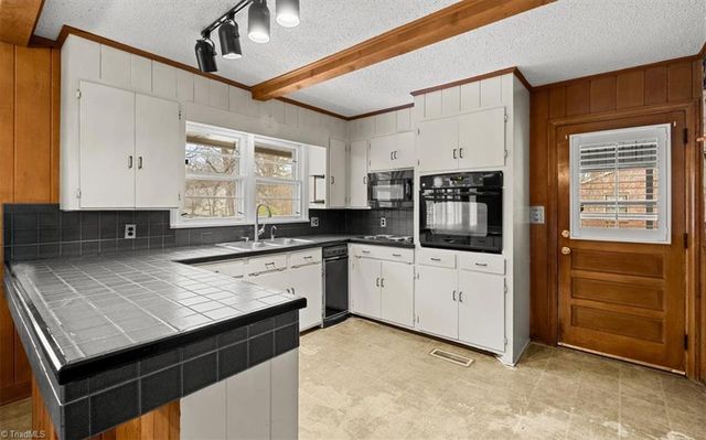 4136 Arden Street, Clemmons, NC 27012