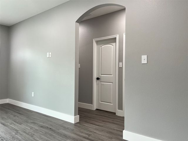 200 Garfield Street, Mcgregor, TX 76657