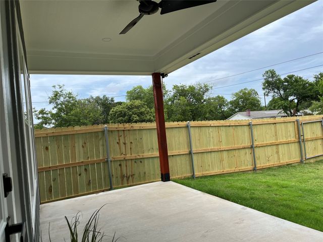 200 Garfield Street, Mcgregor, TX 76657