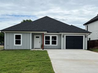 200 Garfield Street, Mcgregor, TX 76657