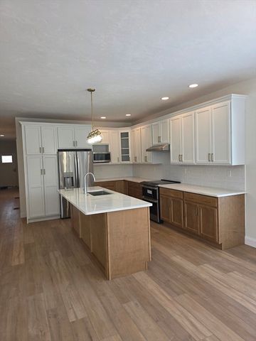 15 Fidelity Drive 70, Rutland, MA 01543