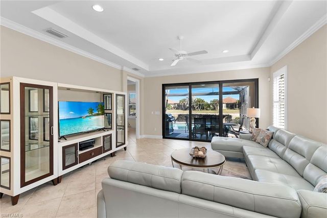 8321 Lucello TER N, Naples, FL 34114