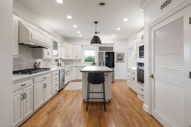 1307 Mooresville Rd, Culleoka, TN 38451