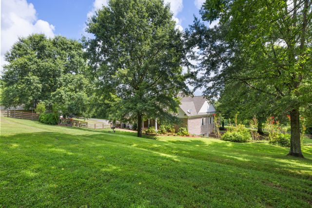 1307 Mooresville Rd, Culleoka, TN 38451