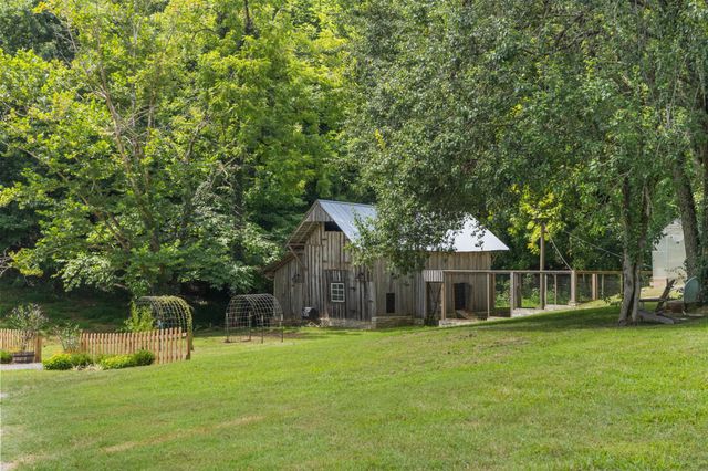 1307 Mooresville Rd, Culleoka, TN 38451