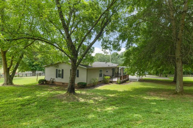 1307 Mooresville Rd, Culleoka, TN 38451