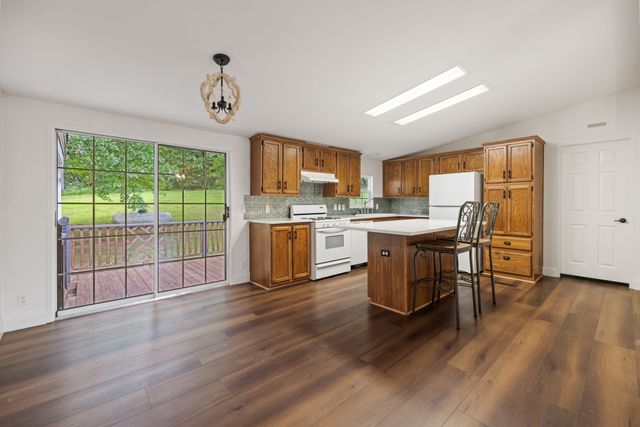 1307 Mooresville Rd, Culleoka, TN 38451
