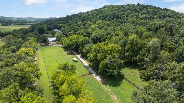 1307 Mooresville Rd, Culleoka, TN 38451