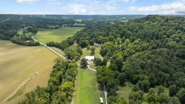 1307 Mooresville Rd, Culleoka, TN 38451