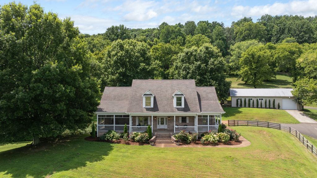 1307 Mooresville Rd, Culleoka, TN 38451