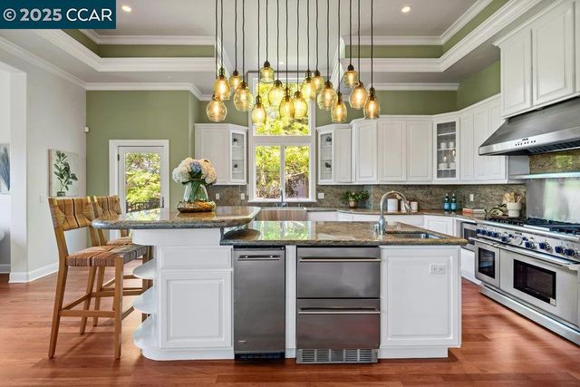 128 Oak Rd, Orinda, CA 94563