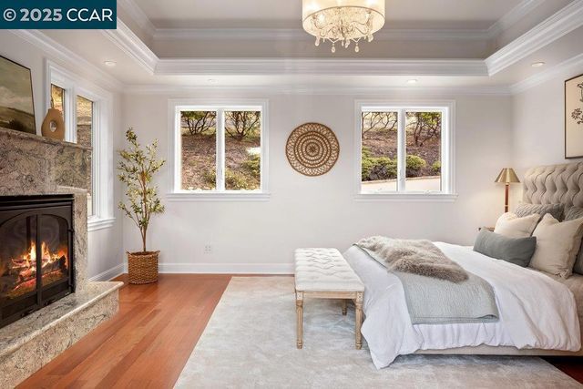 128 Oak Rd, Orinda, CA 94563