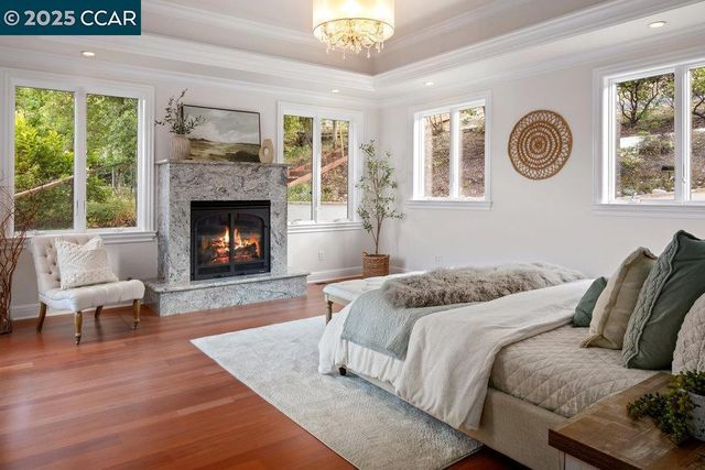 128 Oak Rd, Orinda, CA 94563