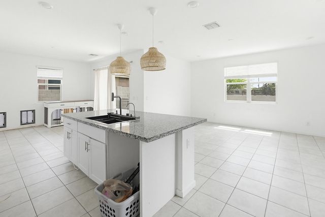 6815 W Encinas Lane, Phoenix, AZ 85043