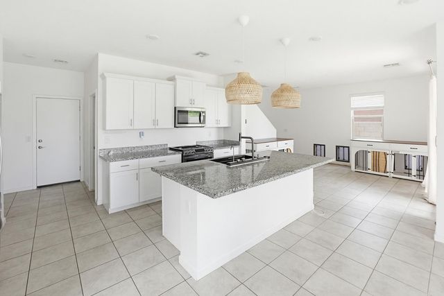 6815 W Encinas Lane, Phoenix, AZ 85043